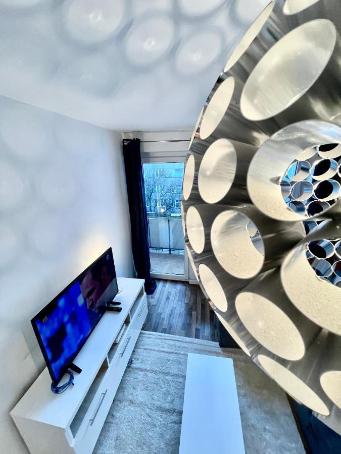 Апартаменты Decor 2 Metro Fast Wifi 55'Tv Netflix Hbo Cozy Варшава Экстерьер фото